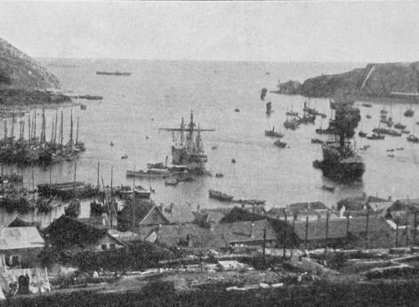 Порт Артур. Вход в гавань и вид на Большой рейд. Фотография из журнала «Нива» 1904 года