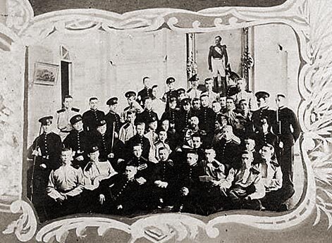 Страница из выпускного альбома Орловского-Бахтина кадетского корпуса 1901 г.