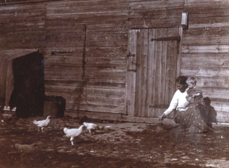 На дворе. Муром.