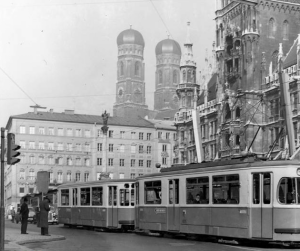 Все же хочу Вас спросить, не могли бы Вы приехать в Мюнхен