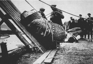 Внешним поводом настоящего труда являются мучительные переживания мировой бессмыслицы