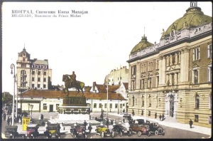 Мадам беспокоится, что я хуже говорю по-русски, чем она по-французски?